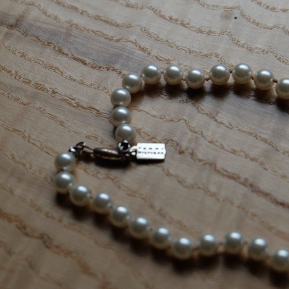 Tommy Hilfiger Pearl Necklace - Picture 6 of 6